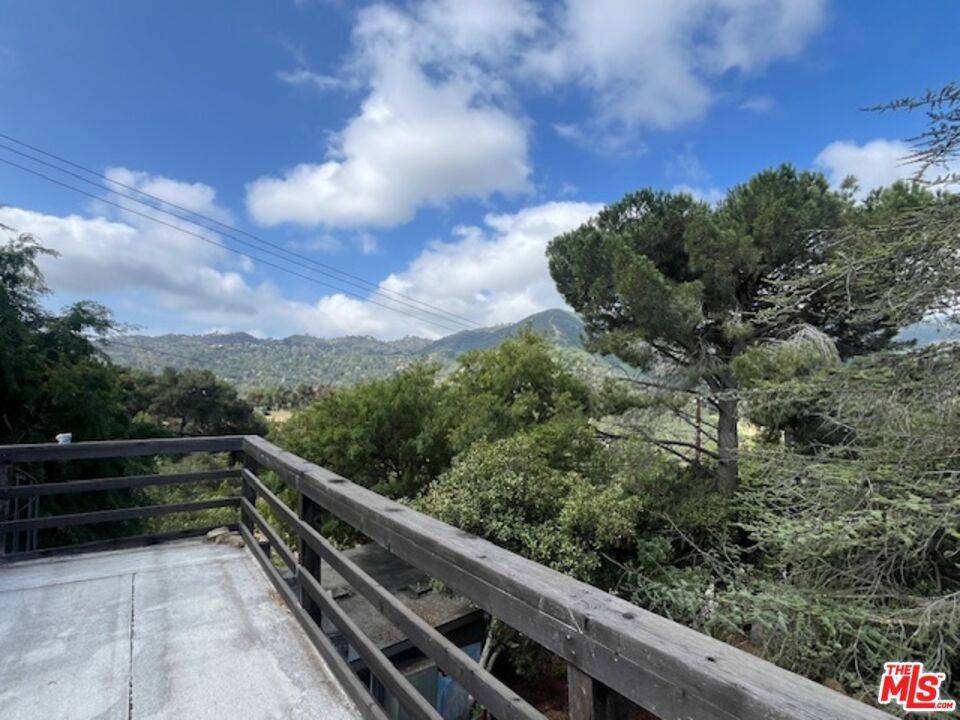 Topanga, CA 90290,21516 Encina RD