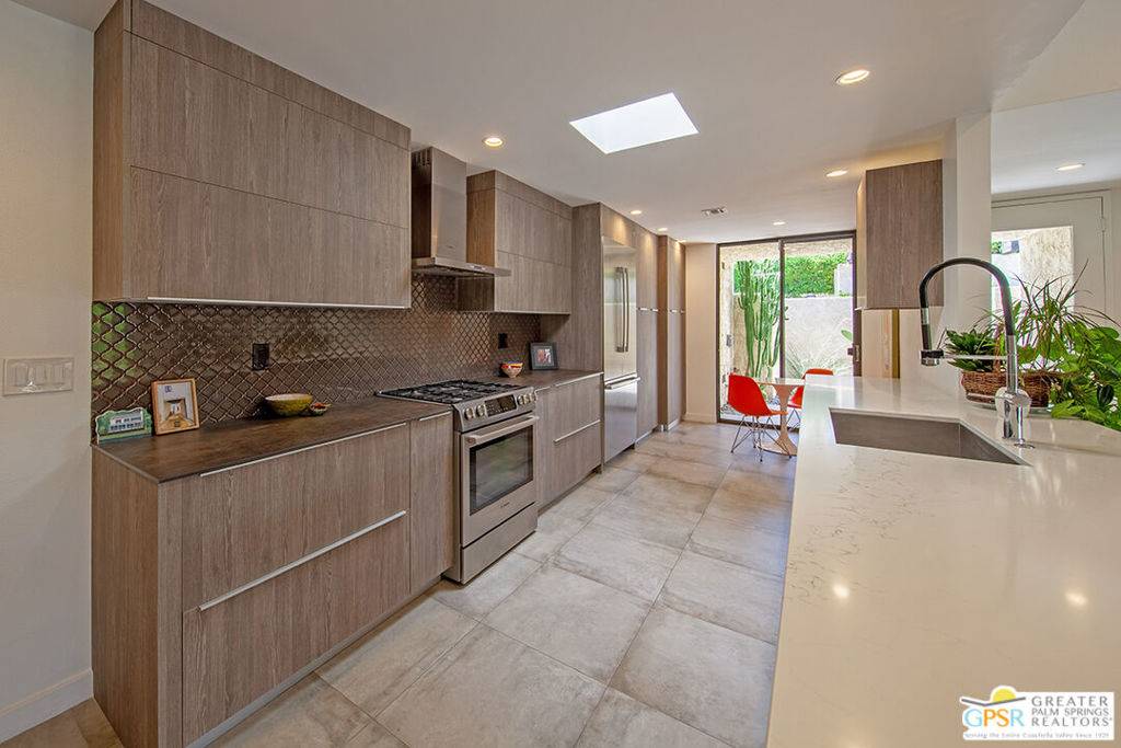Palm Springs, CA 92262,431 N Calle Rolph