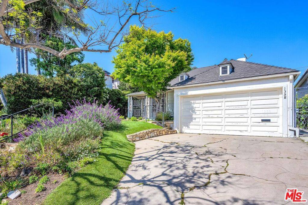 Los Angeles, CA 90024,1358 Woodruff AVE