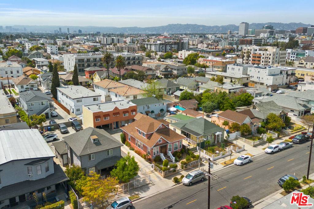 Los Angeles, CA 90006,1147 Fedora ST