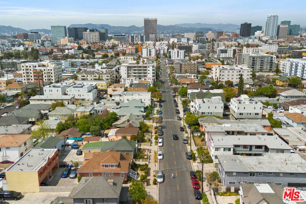 Los Angeles, CA 90006,1147 Fedora ST