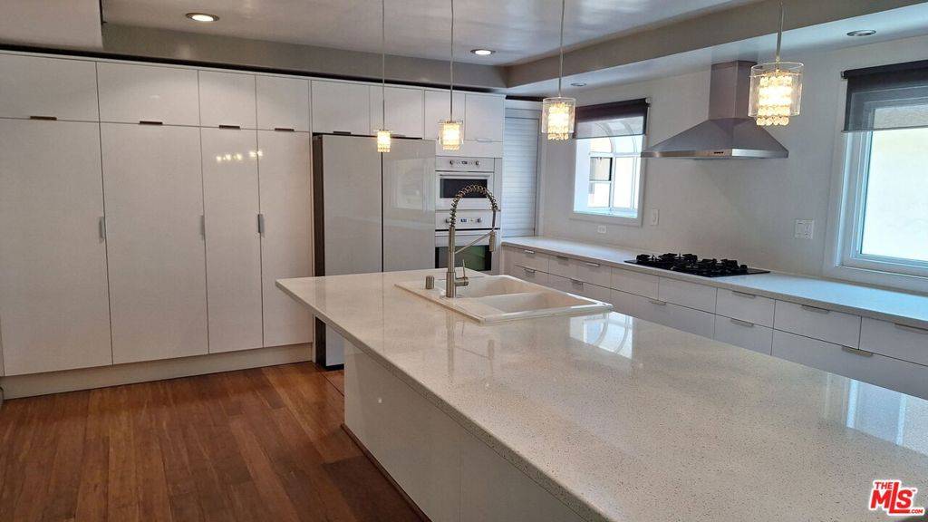 Marina Del Rey, CA 90292,4751 La Villa Marina #G