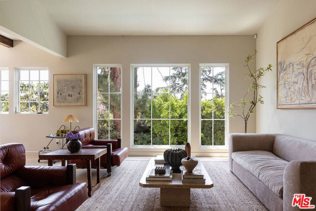 Los Angeles, CA 90027,4228 Los Nietos DR