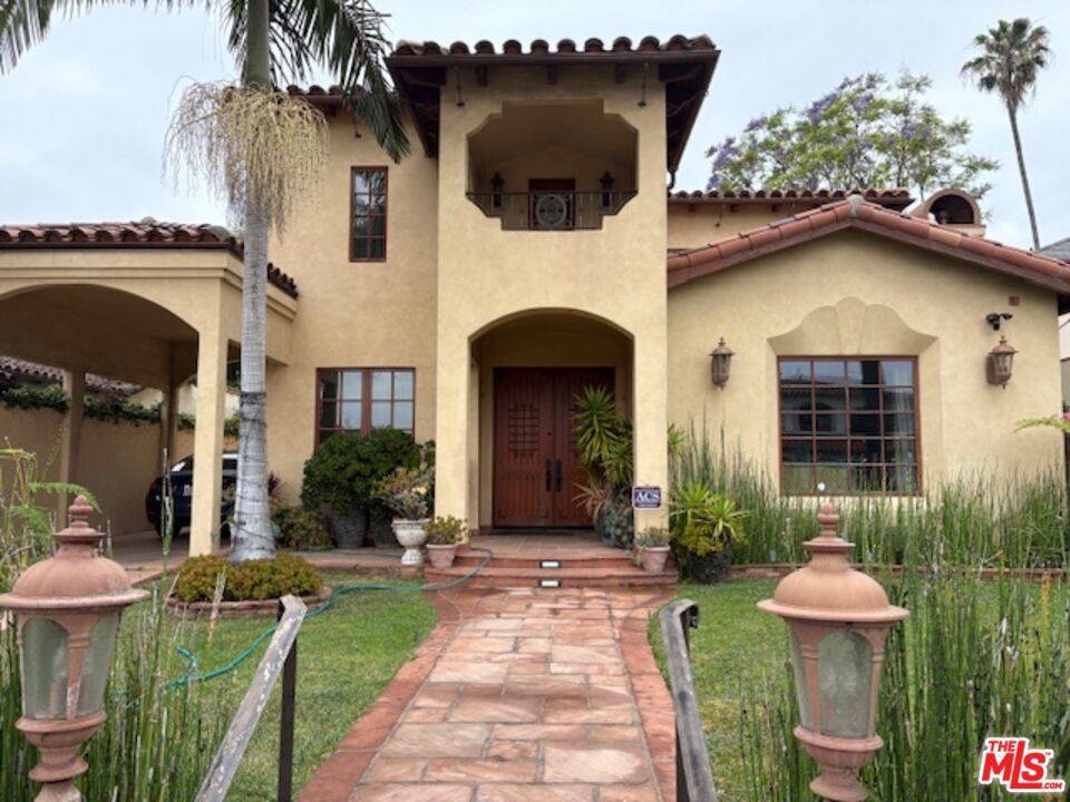 Beverly Hills, CA 90212,345 S Palm DR