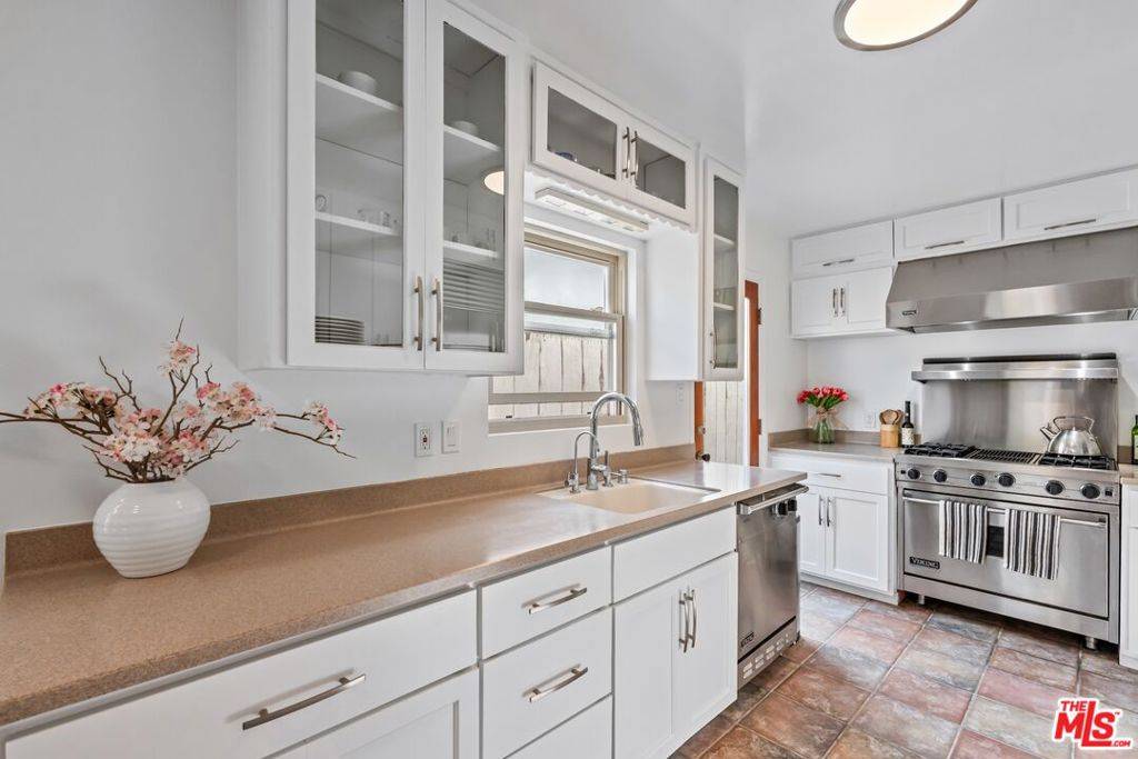 Venice, CA 90291,666 Marr ST