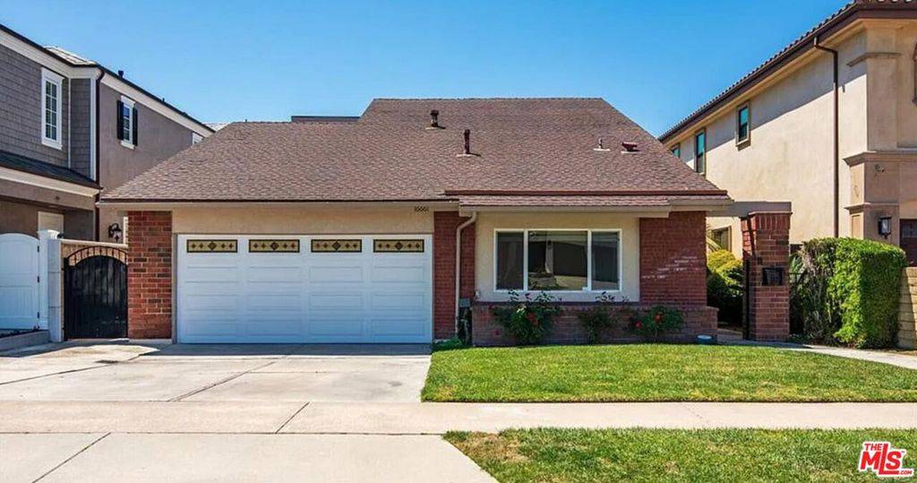 Huntington Beach, CA 92649,16661 Carousel LN