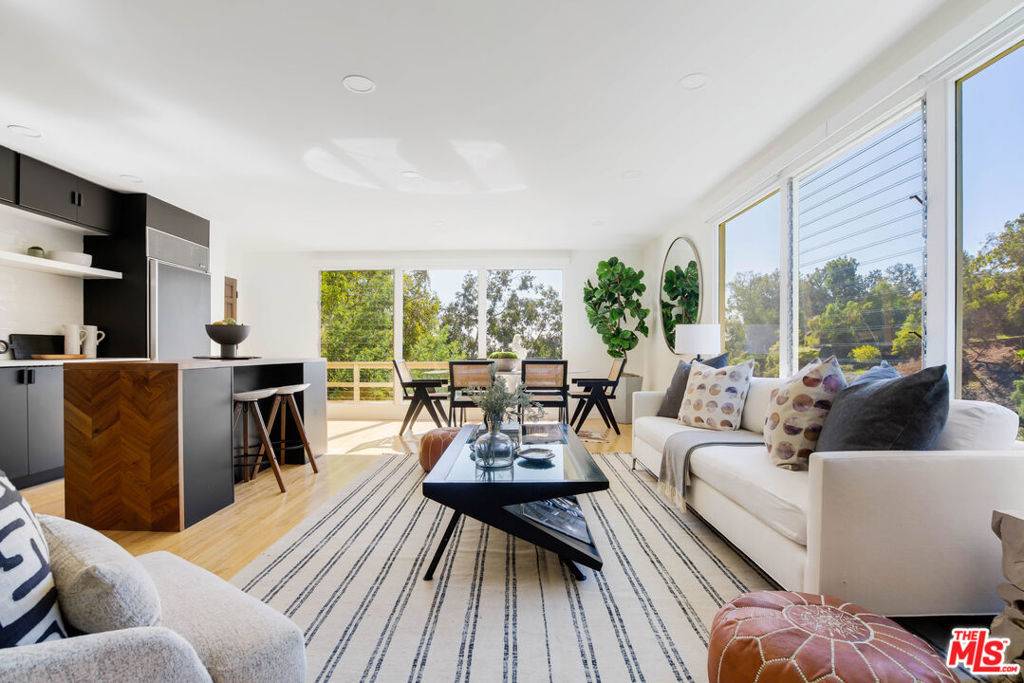 Beverly Hills, CA 90210,1311 Braeridge DR