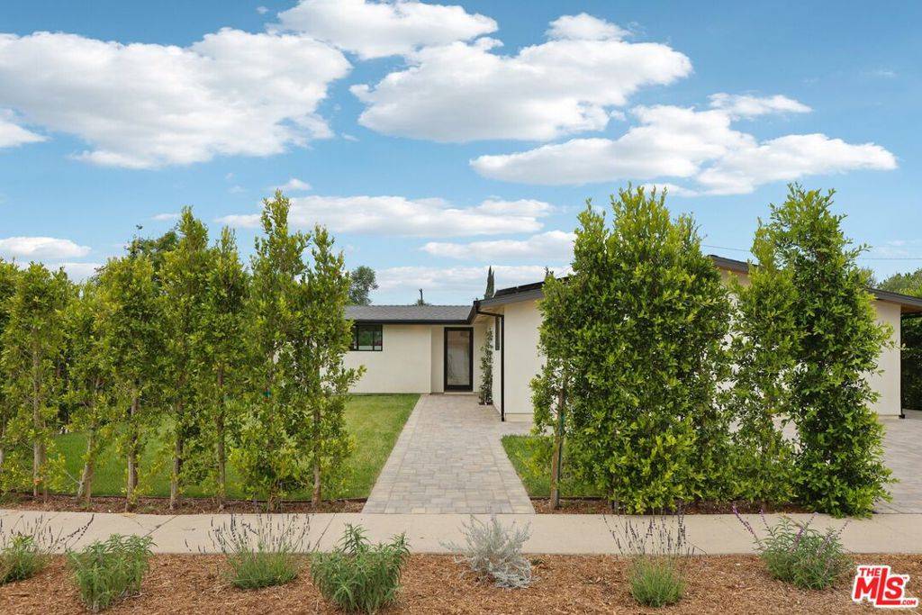 Winnetka, CA 91306,6731 Delco AVE