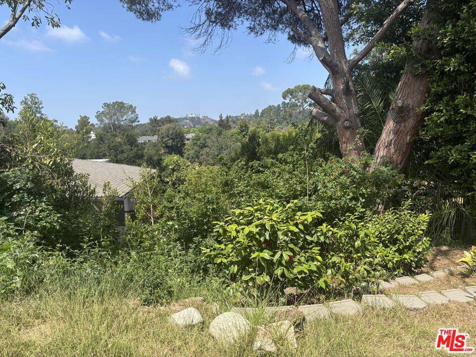 Los Angeles, CA 90049,645 Walther WAY