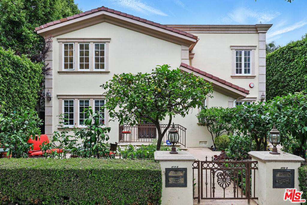 Beverly Hills, CA 90210,412 N Maple DR #B