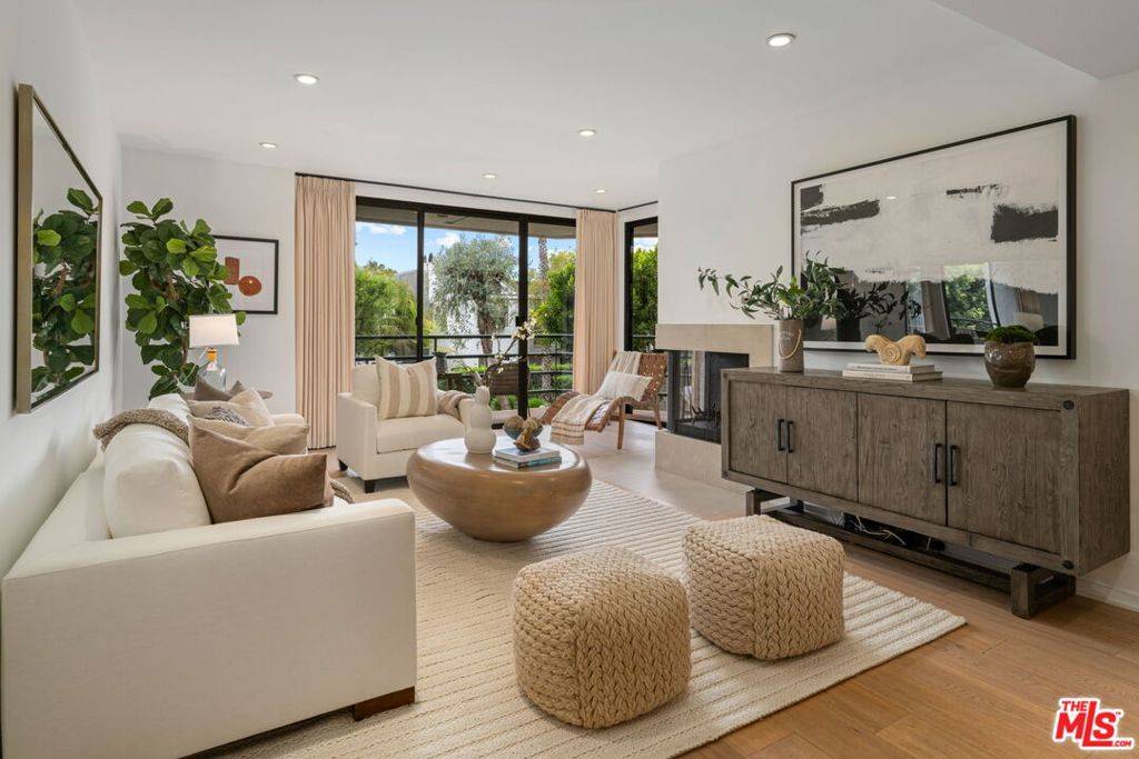 Santa Monica, CA 90405,2940 Neilson WAY #204