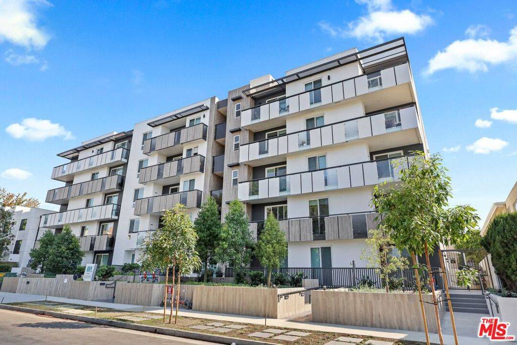 Los Angeles, CA 90034,3618 Dunn DR #405