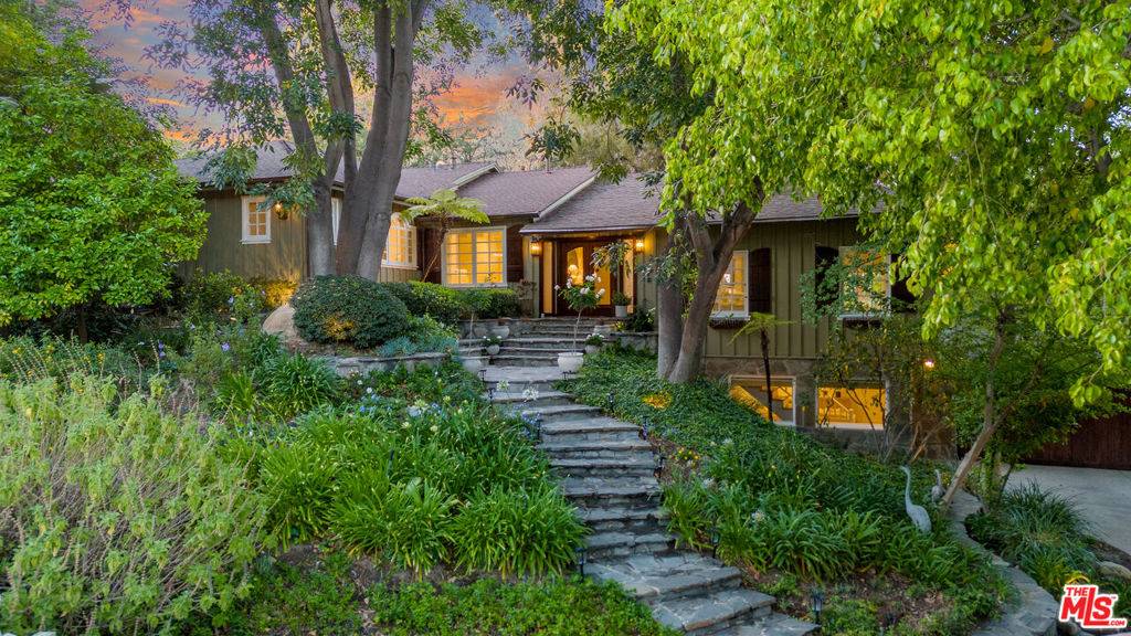Woodland Hills, CA 91364,22377 Cass AVE
