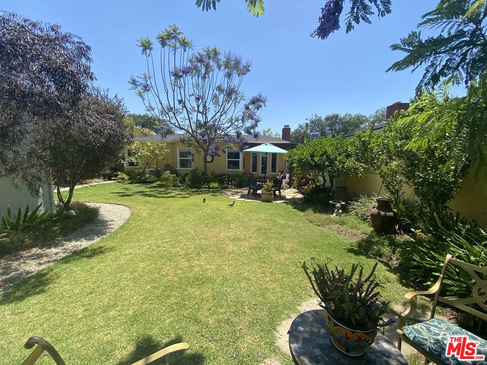 Inglewood, CA 90302,221 W 64th PL