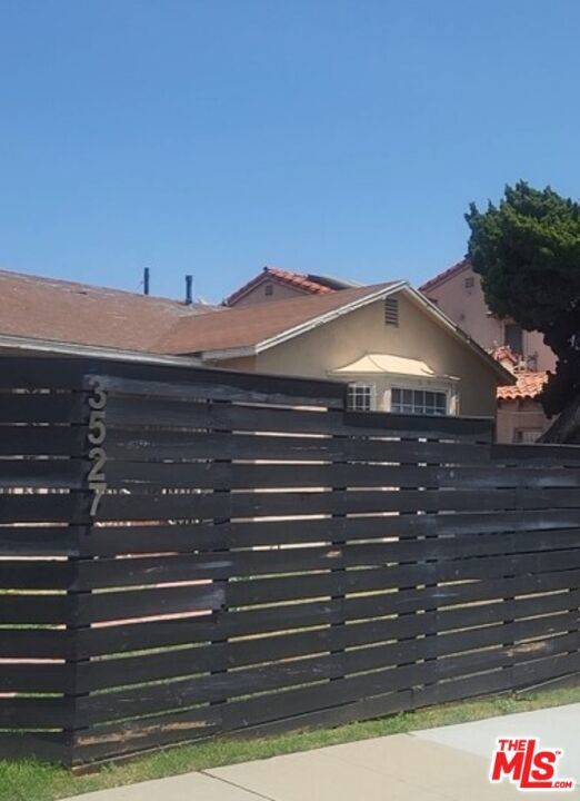 Los Angeles, CA 90043,3527 Floresta AVE