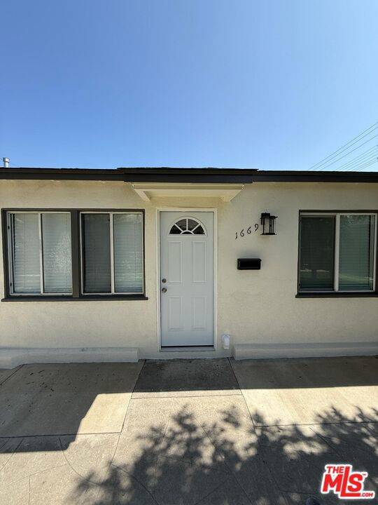 Burbank, CA 91505,1669 N Hollywood WAY