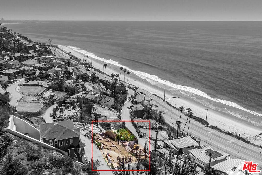 Pacific Palisades, CA 90272,17810 Castellammare DR