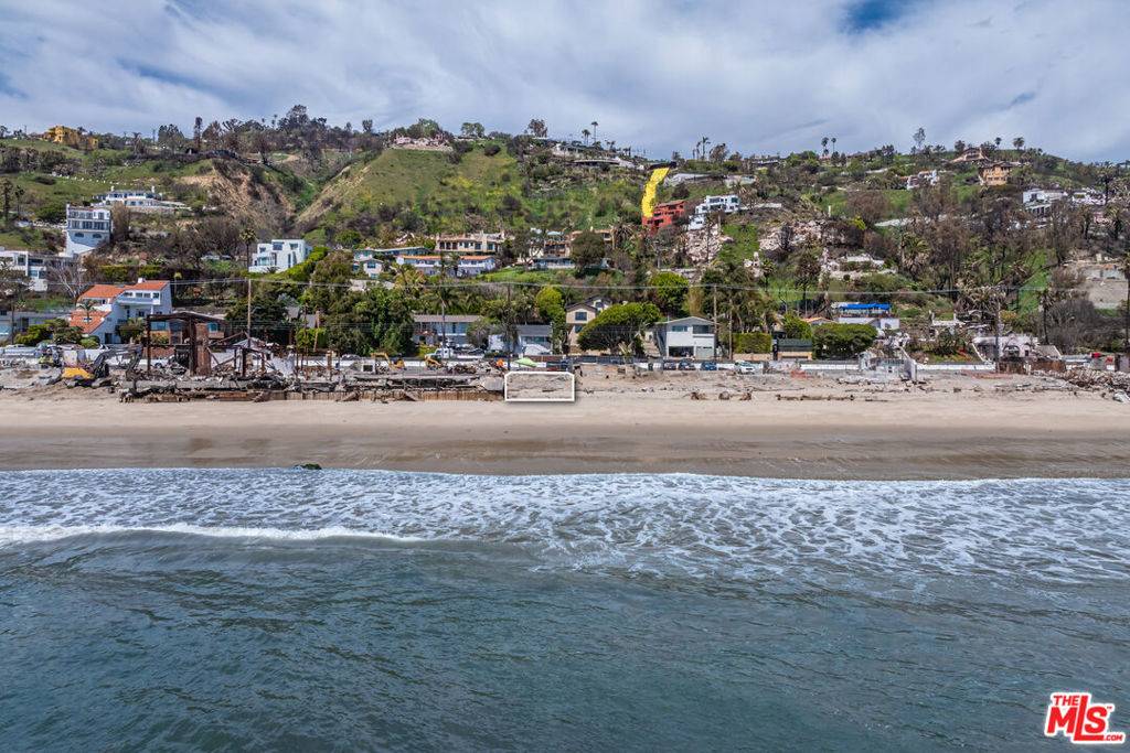 Malibu, CA 90265,21562 Pacific Coast HWY