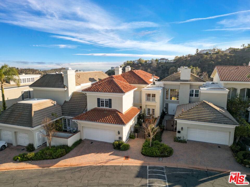 Los Angeles, CA 90049,2171 Ridge DR
