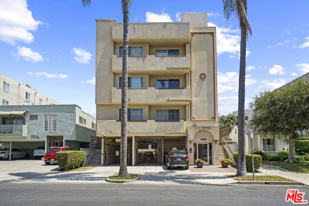 Los Angeles, CA 90025,1922 SELBY AVE #201