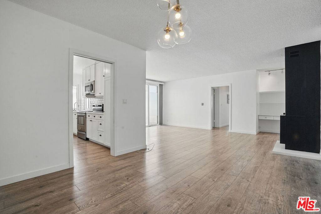 Santa Monica, CA 90403,930 3rd ST #303
