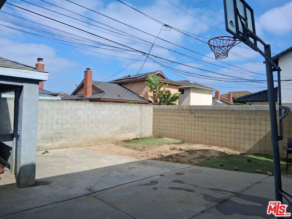 Carson, CA 90746,19603 Enslow DR