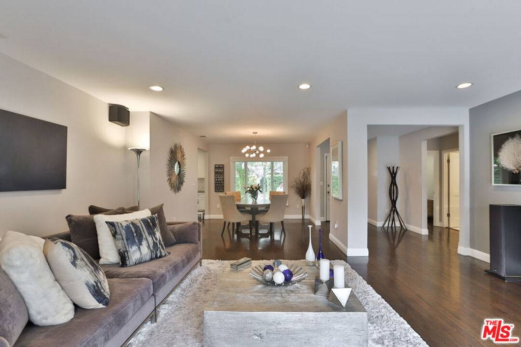 North Hollywood, CA 91602,4271 Riverton AVE