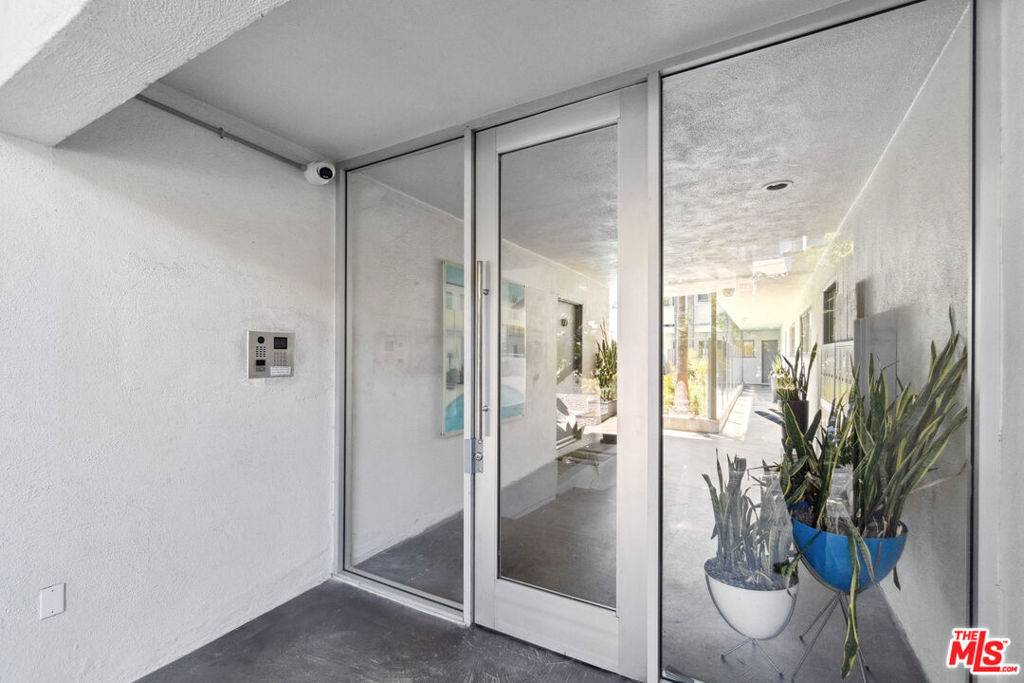 West Hollywood, CA 90069,1145 Larrabee ST #19