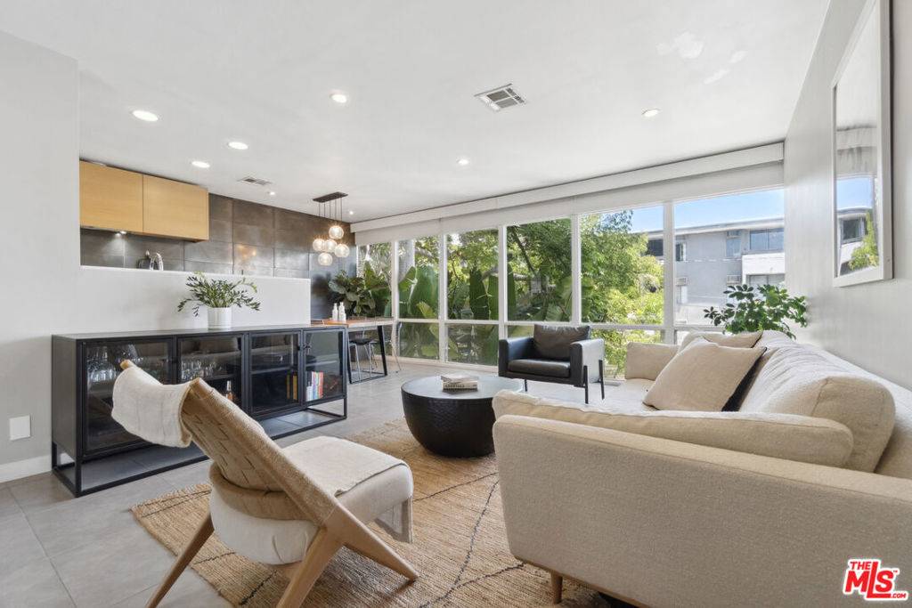 West Hollywood, CA 90069,1145 Larrabee ST #19