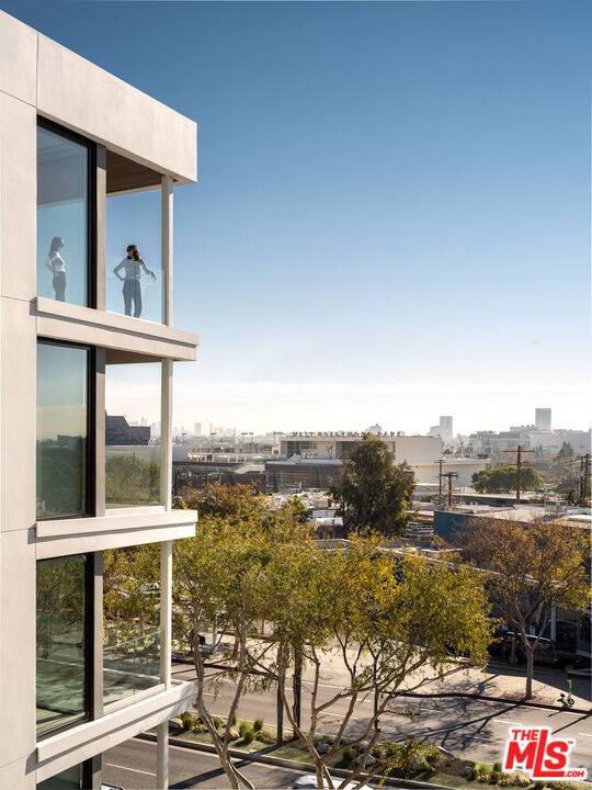 West Hollywood, CA 90069,9001 Santa Monica BLVD #311