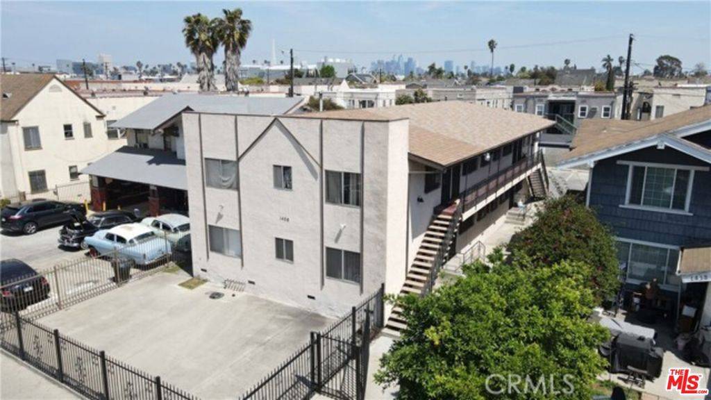 Los Angeles, CA 90019,1406 Crenshaw BLVD