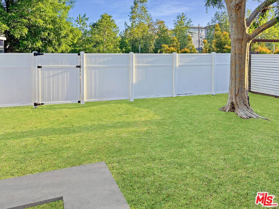 Sherman Oaks, CA 91403,15227 1/2 Valleyheart DR