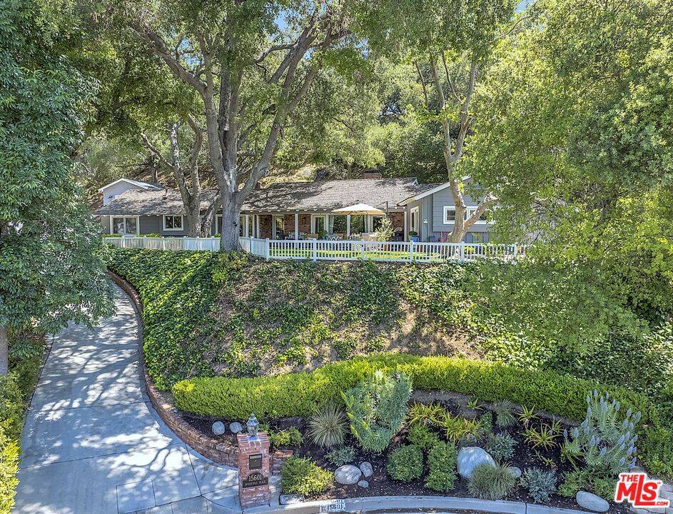 Sherman Oaks, CA 91403,15601 Woodfield PL