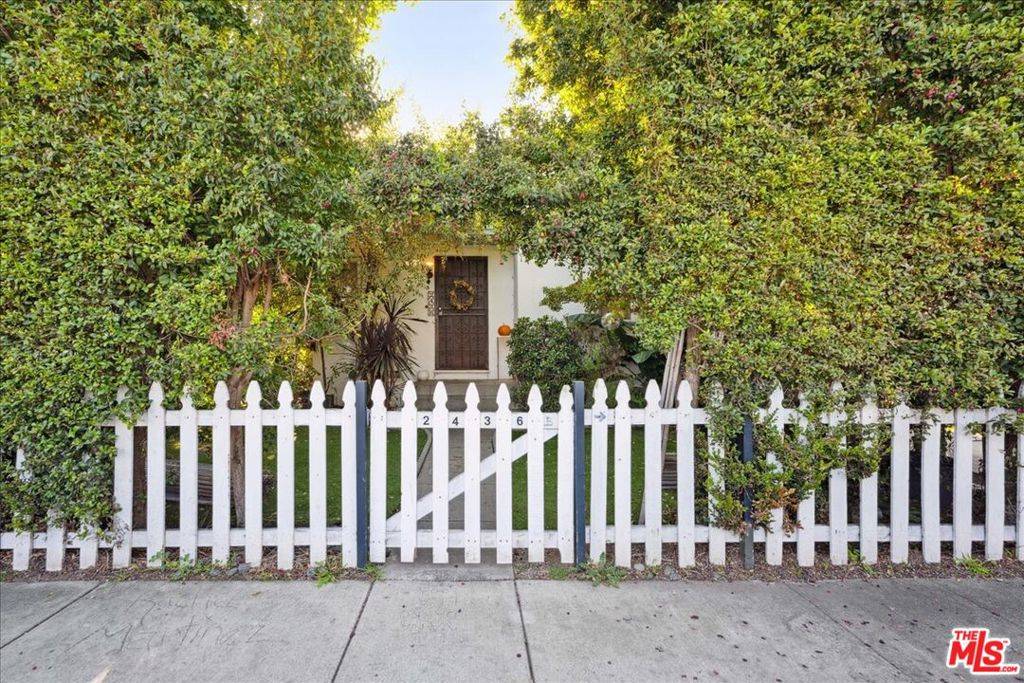Santa Monica, CA 90405,2436 20th ST