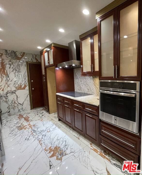 1015 N Kings RD #115 West Hollywood, CA 90069