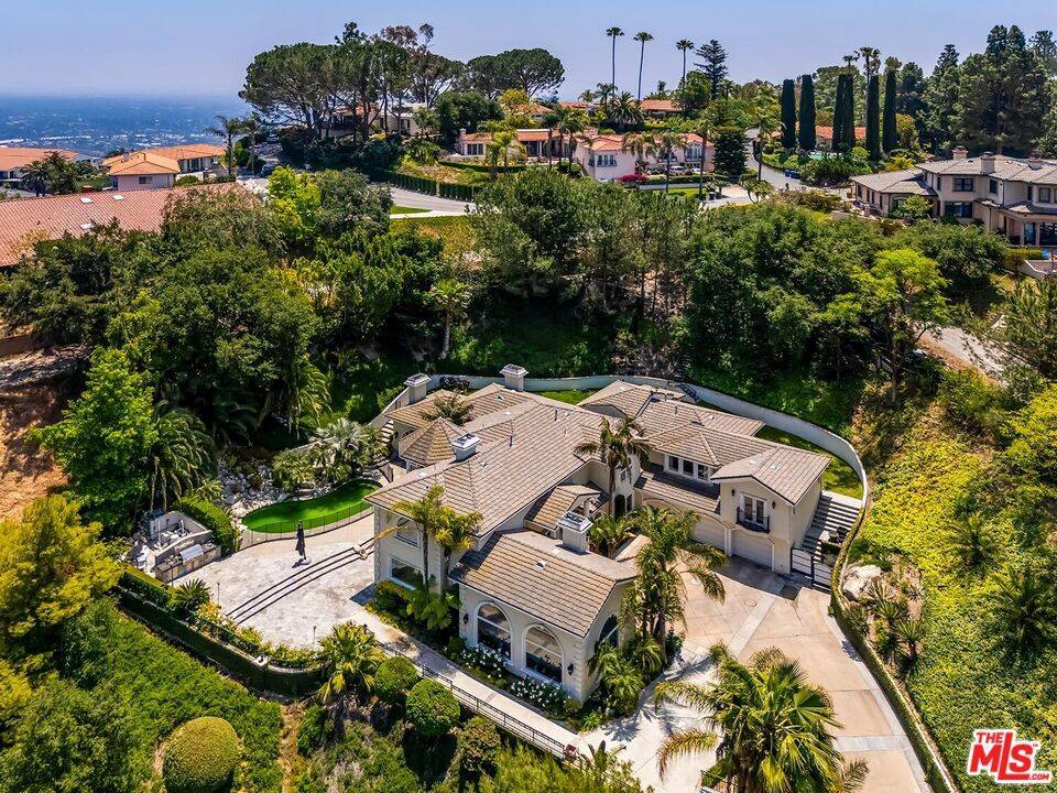 La Canada Flintridge, CA 91011,732 Saint Katherine DR