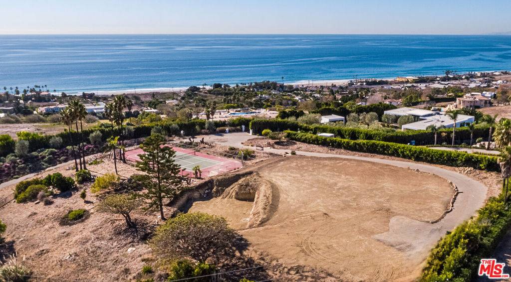 Malibu, CA 90265,5909 Philip AVE