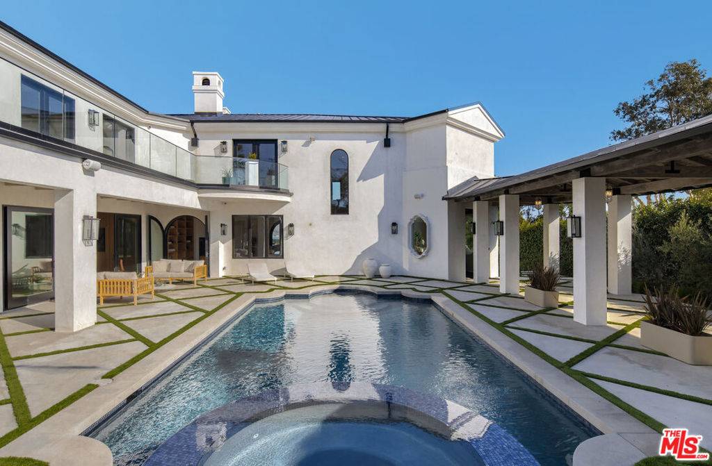 Malibu, CA 90265,7052 Dume DR