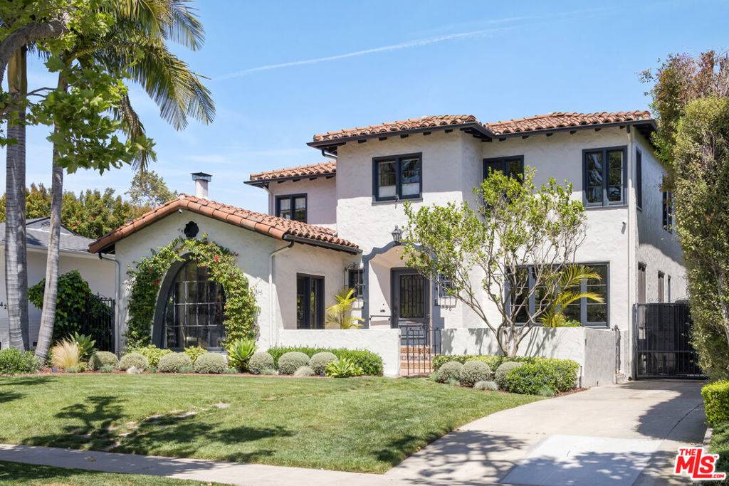 Los Angeles, CA 90004,536 N Mccadden PL