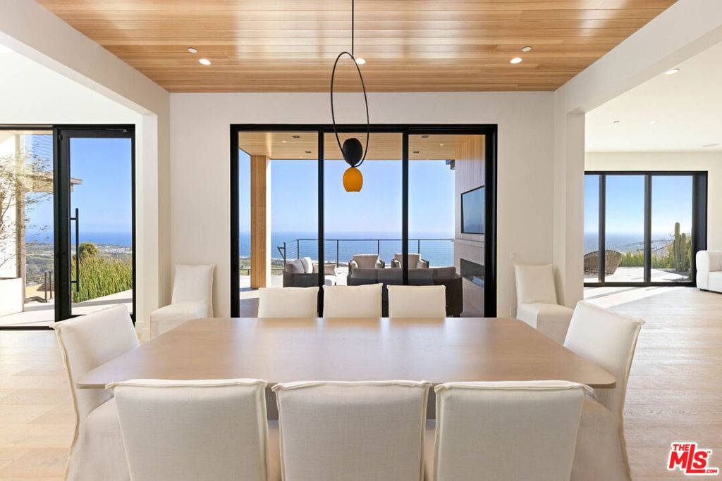 Malibu, CA 90265,5366 Horizon DR