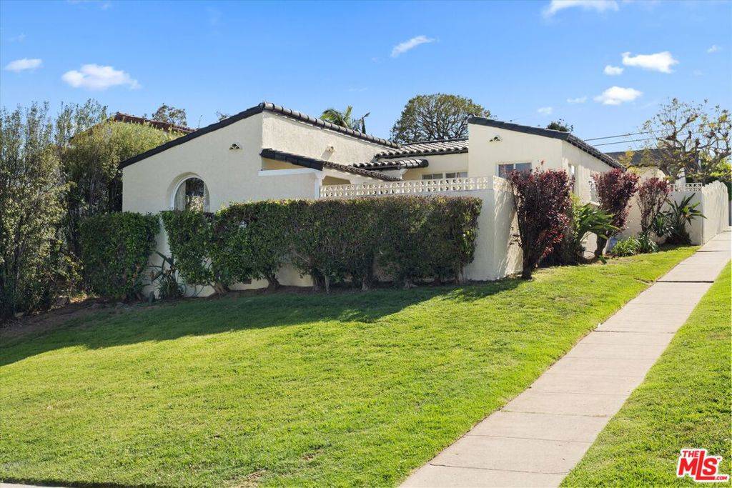 Los Angeles, CA 90025,1903 Holmby AVE