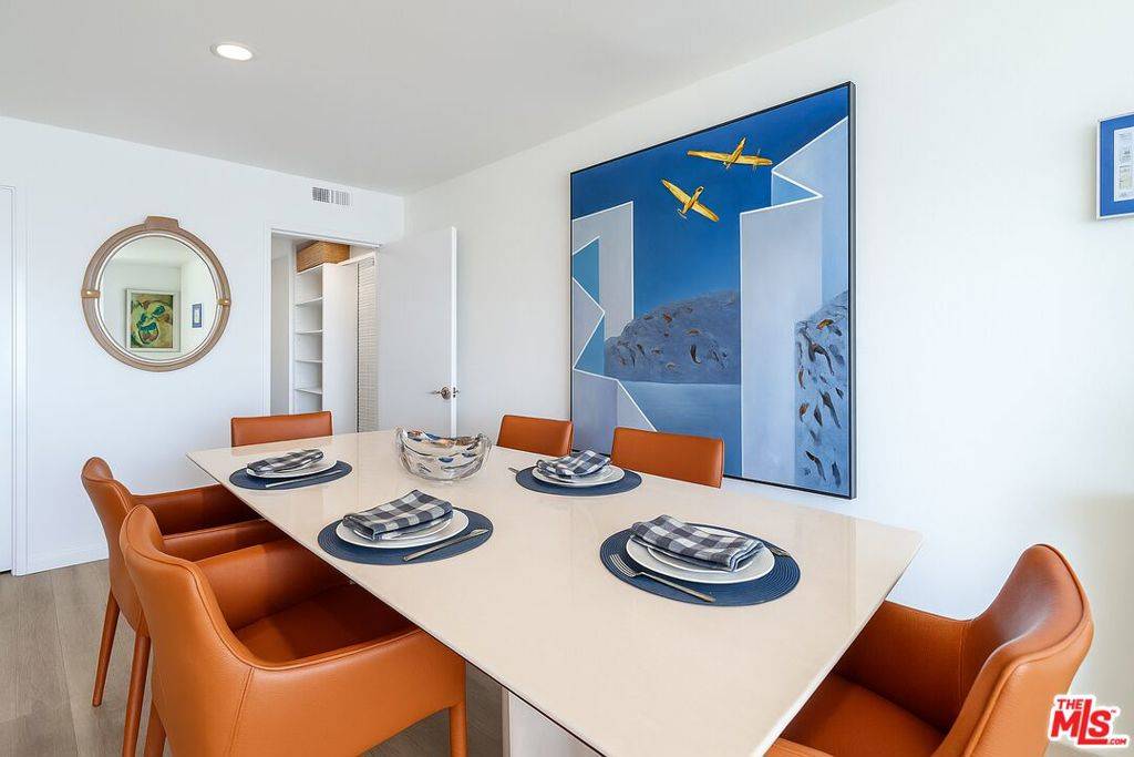 26 5th PL Long Beach, CA 90802