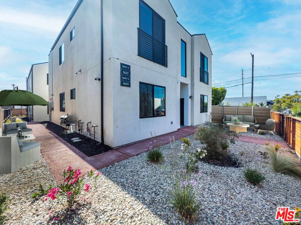 North Hollywood, CA 91601,5622 Willowcrest AVE