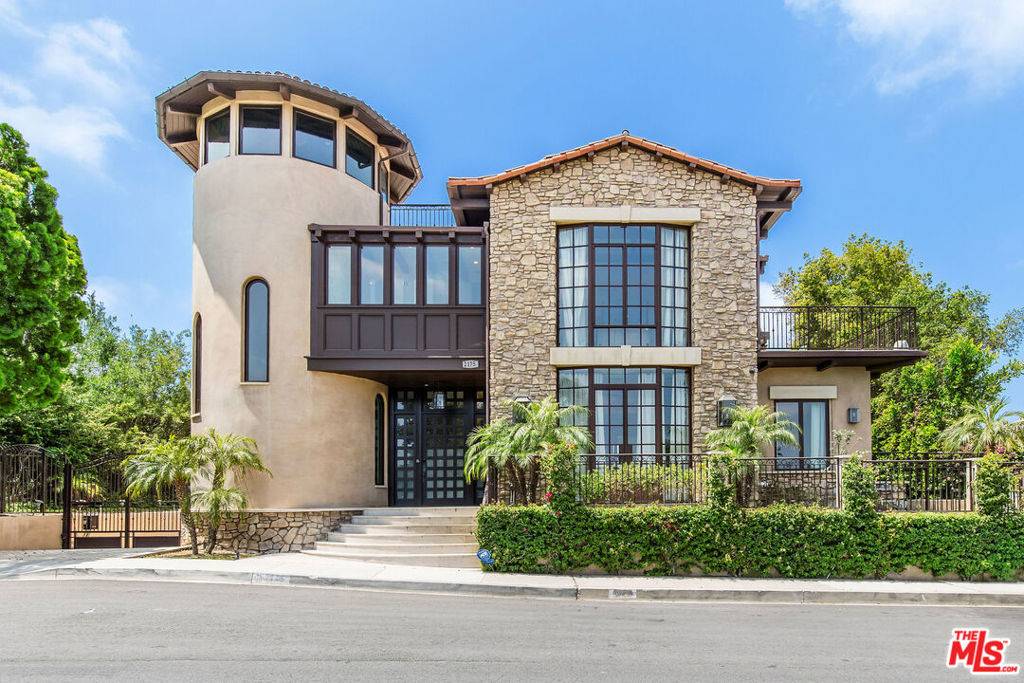 Beverly Hills, CA 90210,2175 Summitridge DR
