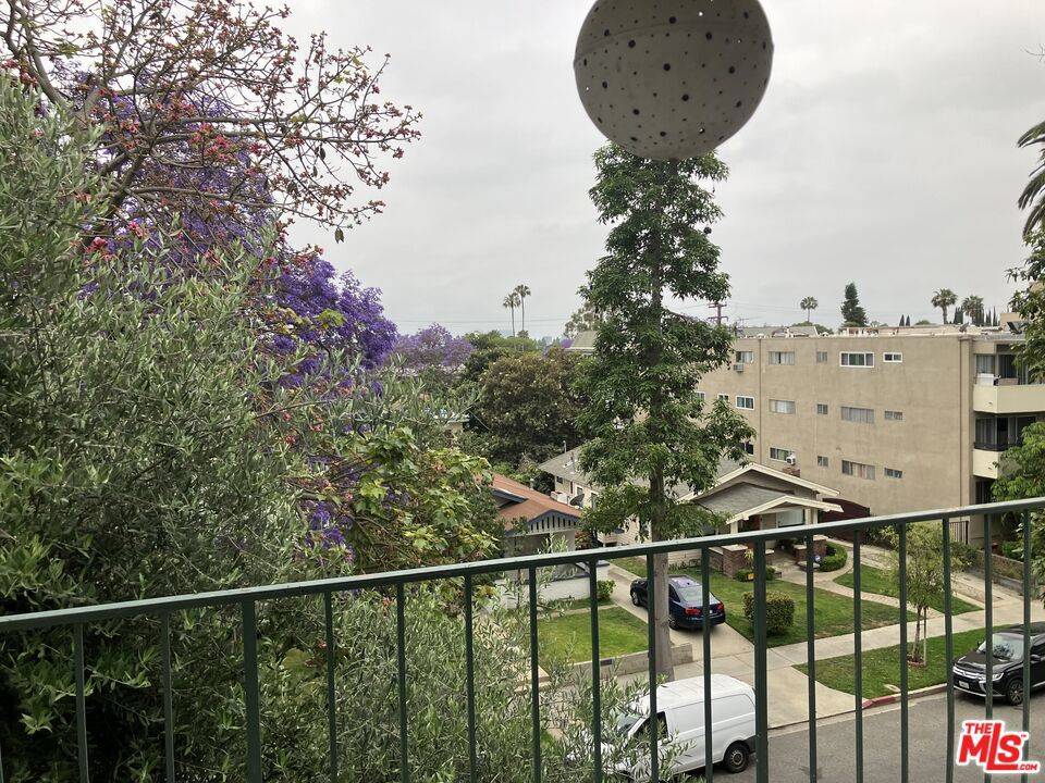 West Hollywood, CA 90046,7521 Hampton AVE #402