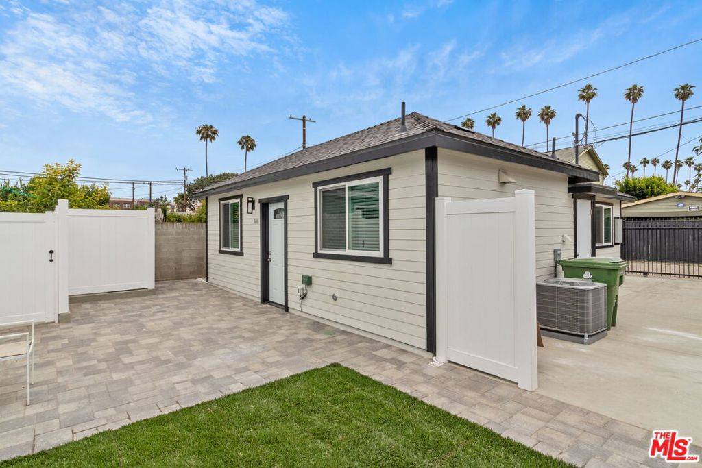 Los Angeles, CA 90018,3446 5th AVE