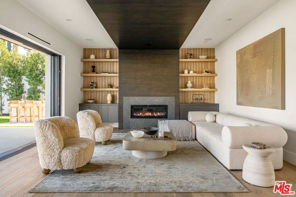 Encino, CA 91316,17341 W Amina Pl