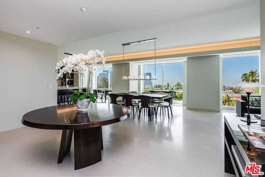 Los Angeles, CA 90024,1200 Club View DR #6S