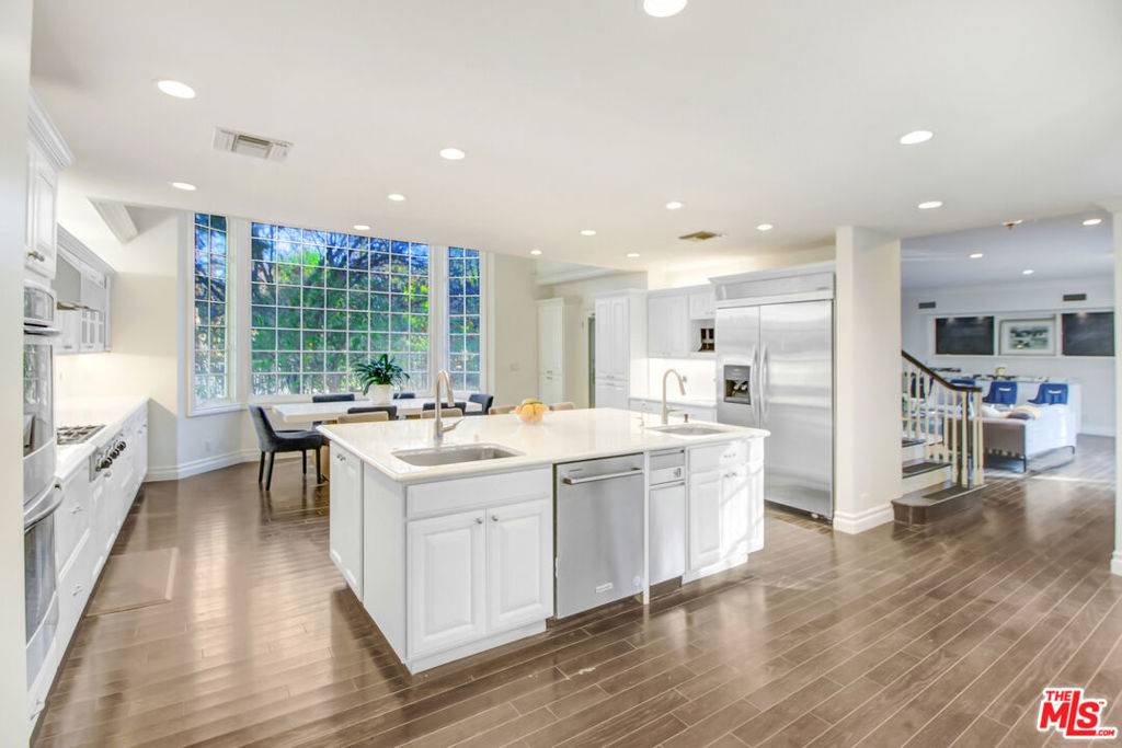 Tarzana, CA 91356,19500 Winifred ST