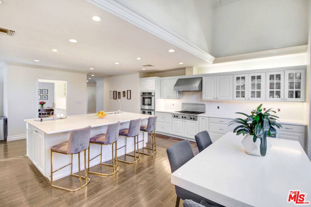Tarzana, CA 91356,19500 Winifred ST